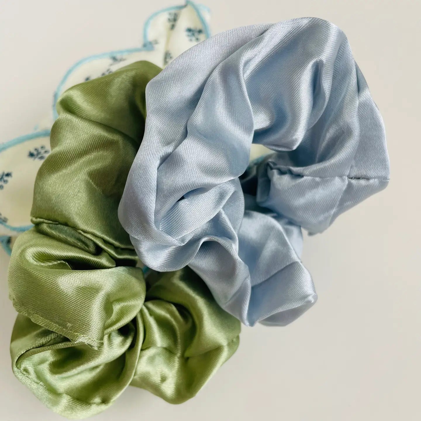 Coastal Floral Scrunchie Set