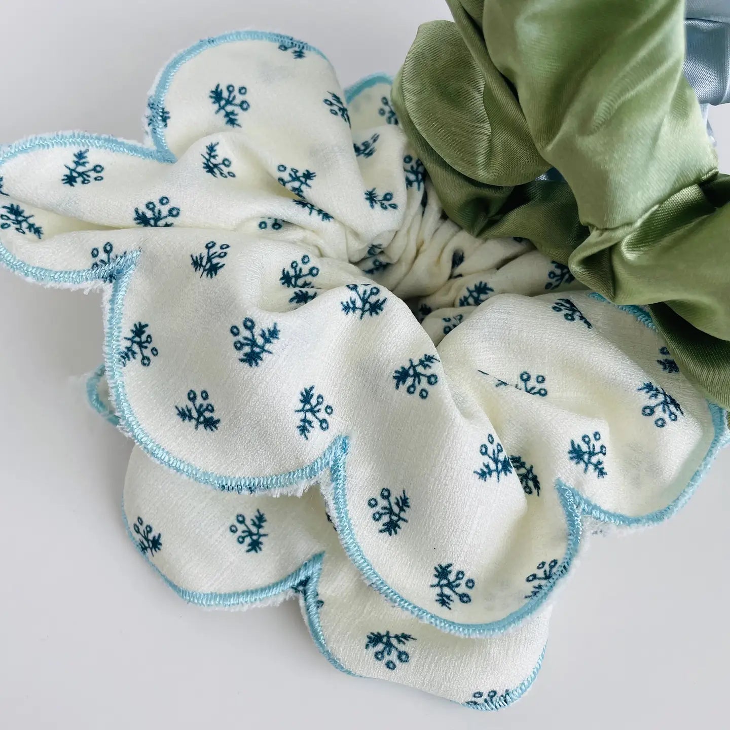 Coastal Floral Scrunchie Set
