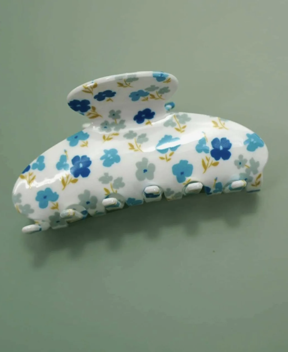 White Floral Claw Clip