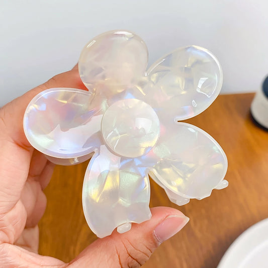 Pearly White Flower Claw Clip
